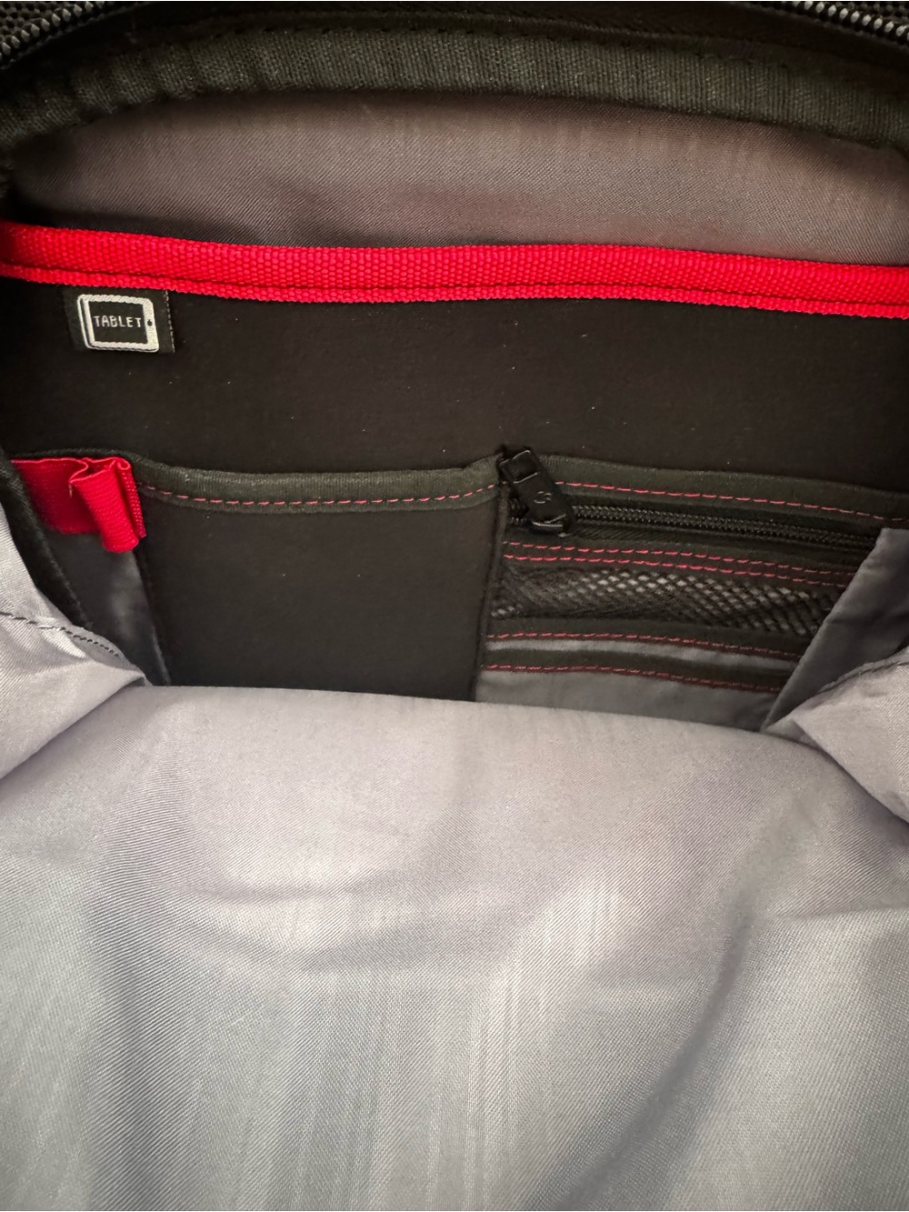 Samsonite Black Backpack with Red Accent Zippers - Picture 4 of 8